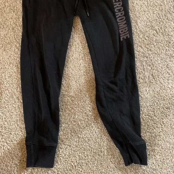 ABERCROMBIE JOGGERS! - Picture 4 of 4